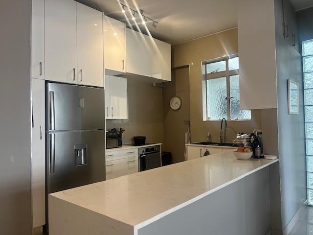 To Let 2 Bedroom Property for Rent in Sea Point Western Cape